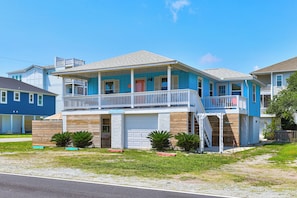 Exterior - Cozy Beach Bungalow a Stone's Throw to the Beach! (Carolina Beach)