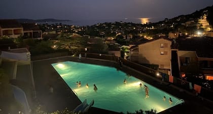 Apartment with 180° sea view and 12 m2 terrace