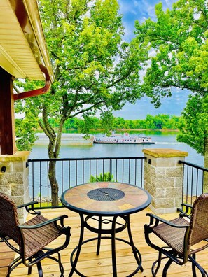 Terrace/patio - River View & Retreat  (Crump)