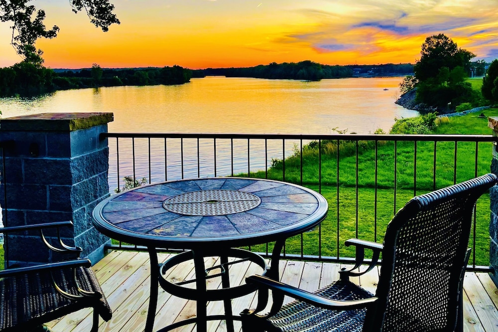 River View & Retreat