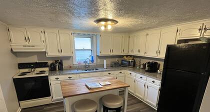 Single Level, 3 Bedroom Home In Between Harper's Ferry & Casino.