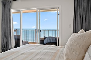 4 bedrooms, iron/ironing board, WiFi, bed sheets - Oceanfront Penthouse w/ Tons of Space and a Pool (Ocean City)