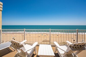 Property grounds - Oceanfront Penthouse w/ Tons of Space and a Pool (Ocean City)