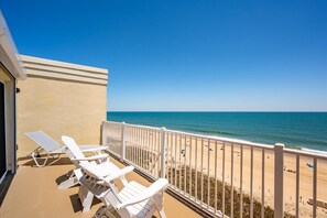 Property grounds - Oceanfront Penthouse w/ Tons of Space and a Pool (Ocean City)