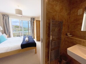 3 habitaciones, cuna de viaje y internet 