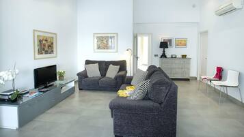 Lecteur de DVD, table de tennis de table