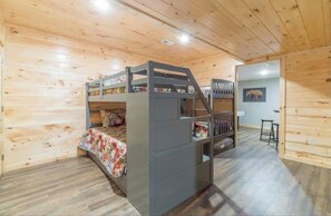 4 chambres, bureau, Wi-Fi, draps fournis