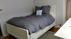 2 chambres, lit de bébé portatif, Wi-Fi, literie fournie