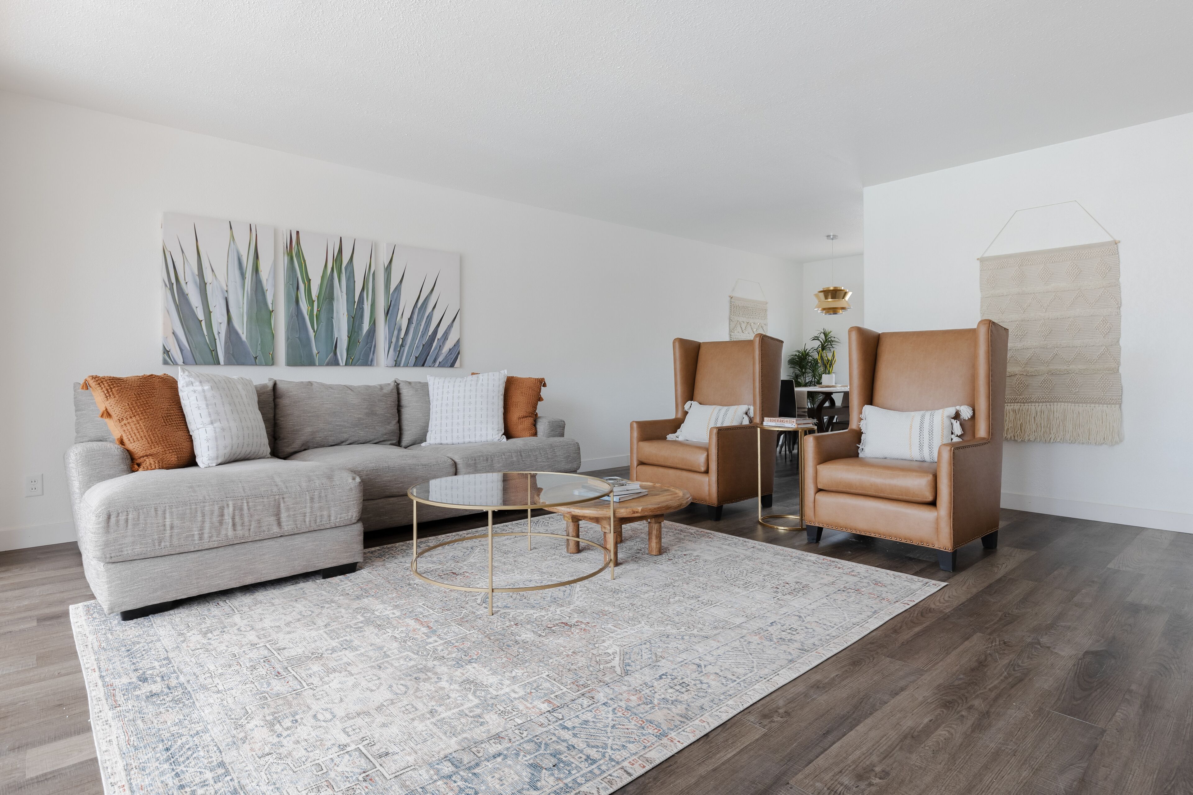 Vintage Point - 2BR 2BA King Bed Walk to OLD TOWN!!