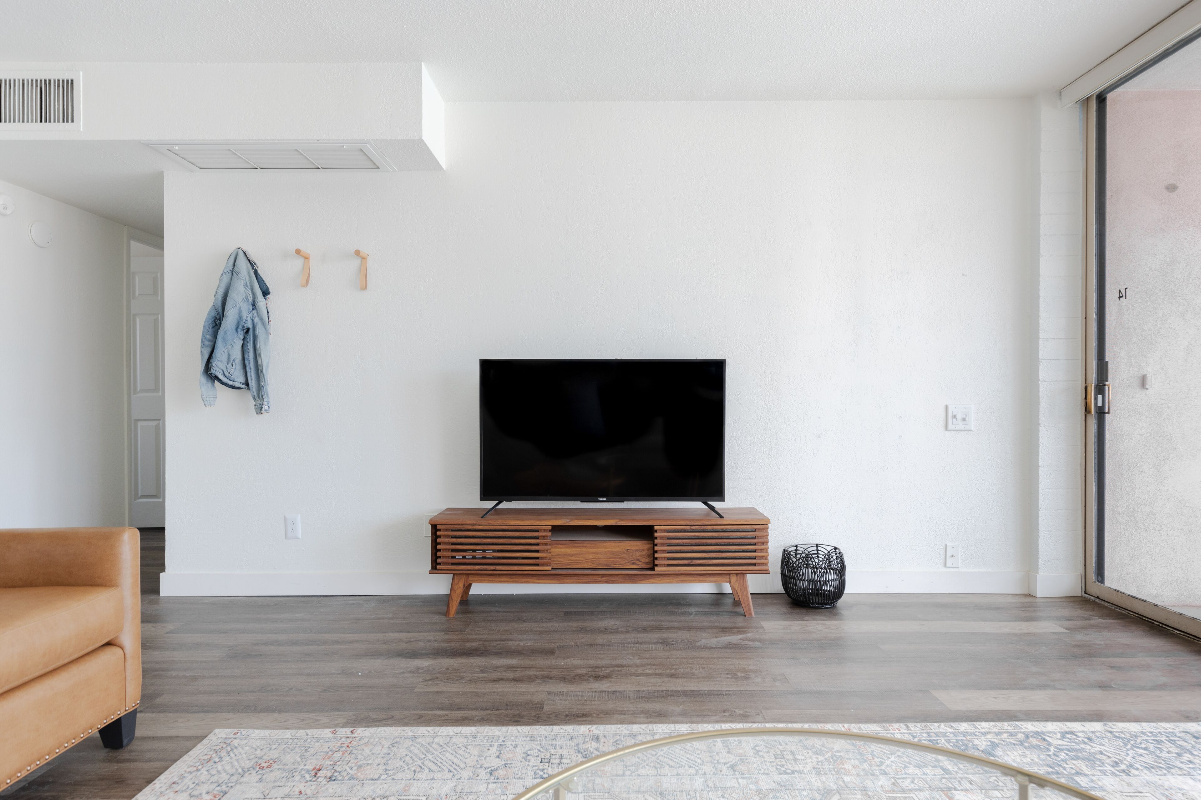 Vintage Point - 2BR 2BA King Bed Walk to OLD TOWN!!