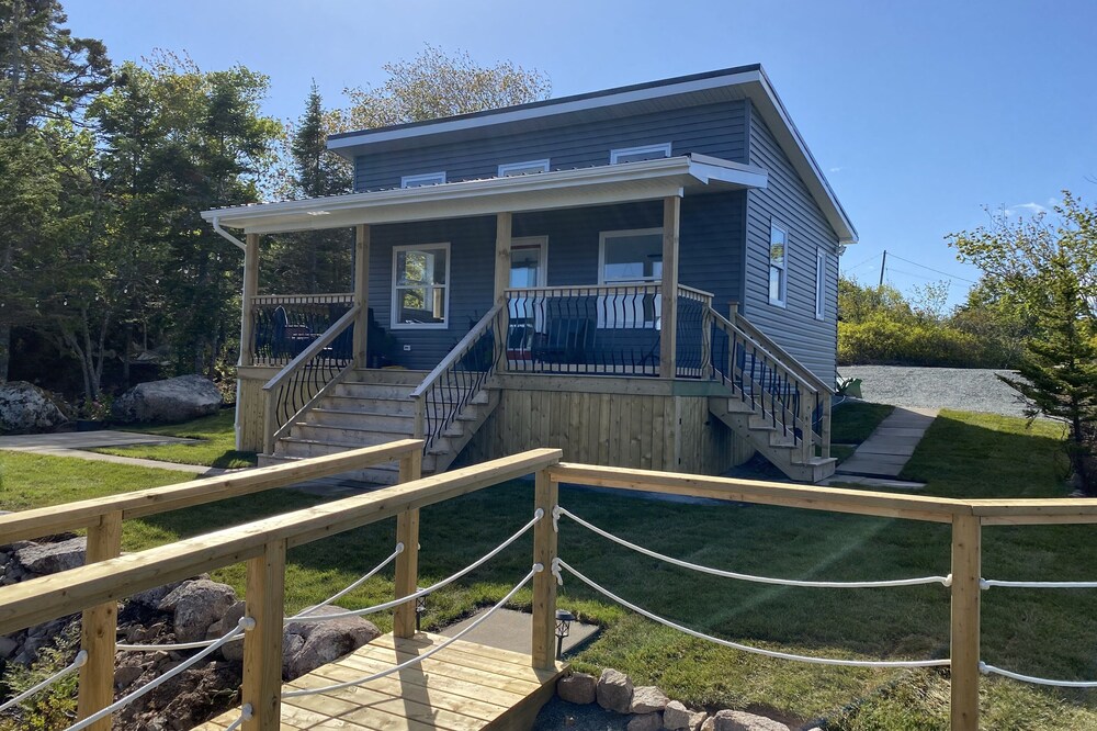 Rock Haven Cottage, on the ocean!