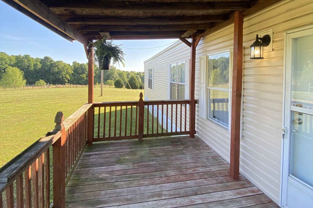 Private Stay in Grand Rivers, Minutes From Kentucky Lake and I-24/I-69