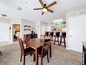 Dining - Coastal Comfort & Pool (Seminole)