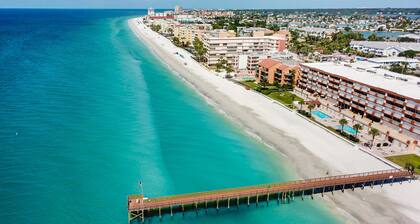 Central Location/3 mi. to beach/Gated