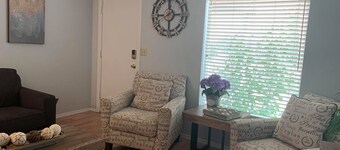 House on the Hill* Cozy home in quiet neighborhood