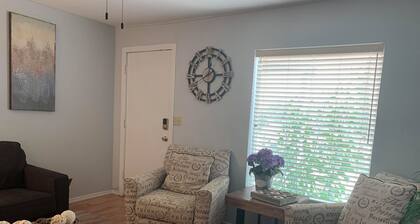 House on the Hill* Cozy home in quiet neighborhood