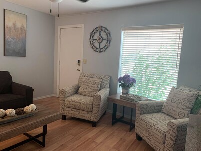 House on the Hill* Cozy home in quiet neighborhood