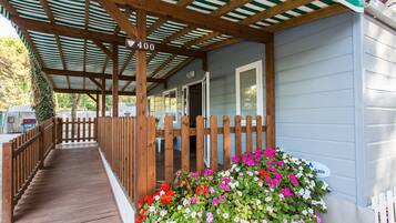 Deluxe Mobile Home, Accessible | Terraza o patio
