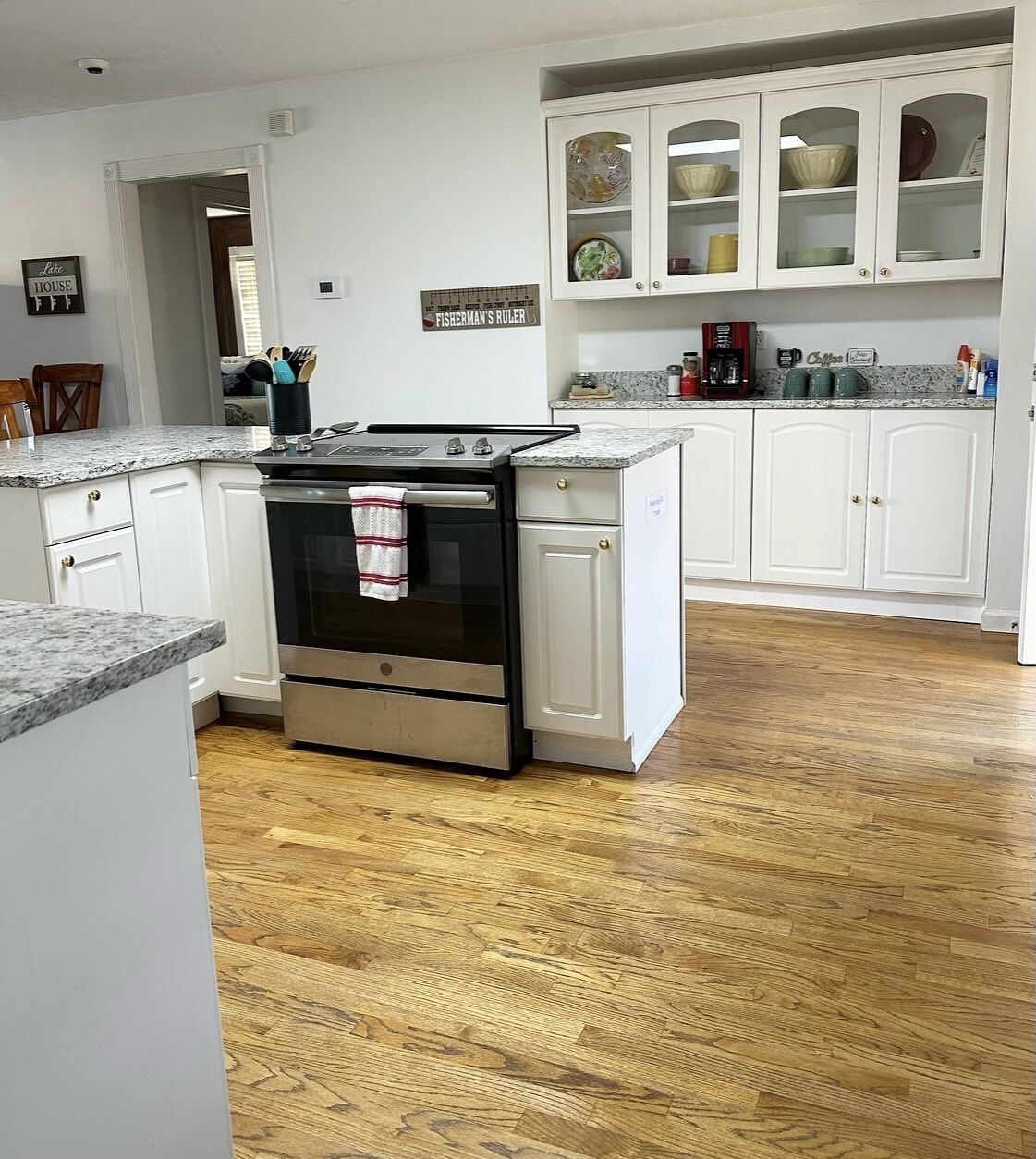 Fabulous view, walking distance from Flat Hollow Marina 