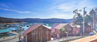 Fabulous view, walking distance from Flat Hollow Marina 