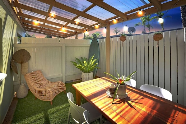 Unclassified image, 1 of 10, button