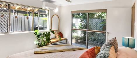1 chambre, fer et planche à repasser, lit parapluie, Wi-Fi gratuit