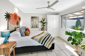 Unclassified image, 4 of 10, button