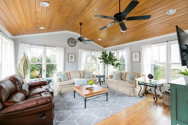 Smart TV, video games, DVD player, offices