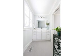 Interior - The Robin house - Close to Everything! (Mount Pleasant)
