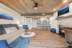 Unclassified image, 3 of 23, button