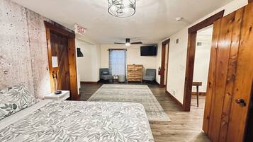 3 soverom, skrivebord, strykejern/-brett og wi-fi (inkludert)