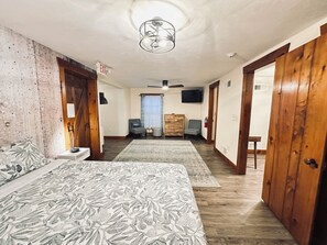 3 bedrooms, desk, iron/ironing board, free WiFi