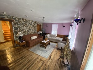Smart TV, computer monitors