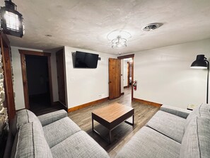 Smart TV, computer monitors