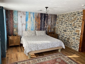 3 bedrooms, desk, iron/ironing board, free WiFi