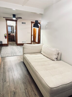 Smart TV, computer monitors