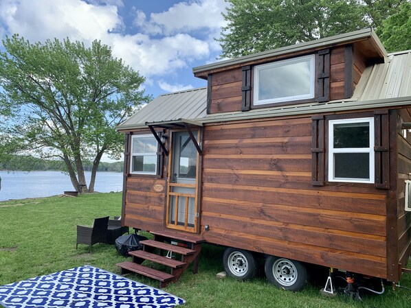 Exterior - The Riverbottom - Tiny Home 2 (Bellevue)