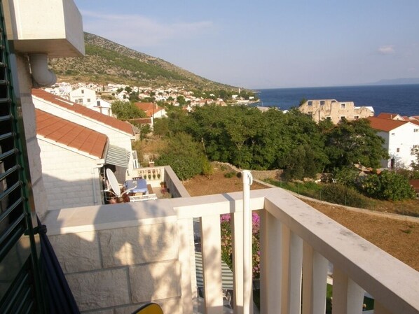 Property grounds - Room in Bol with Seaview, Balcony, Air condition, WIFI (3416-5) (Bol)