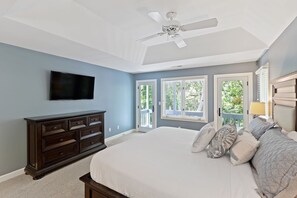 4 bedrooms, iron/ironing board, WiFi, bed sheets