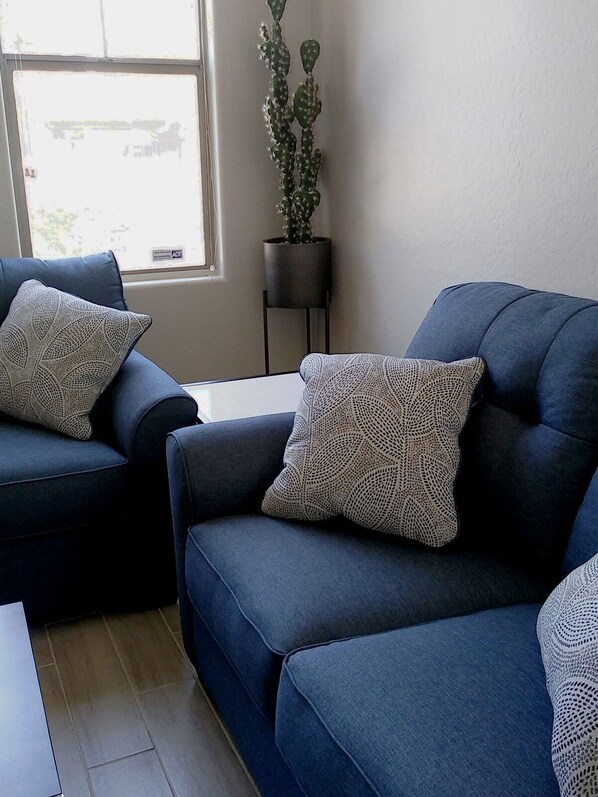 TV, Hulu, streaming services