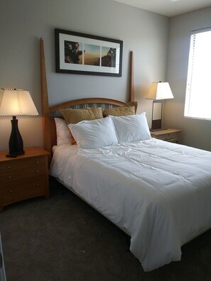 3 habitaciones, escritorio, tabla de planchar con plancha y wifi 