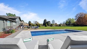 A heated pool - The Maren Bleu - A Modern Oasis (Walla Walla)