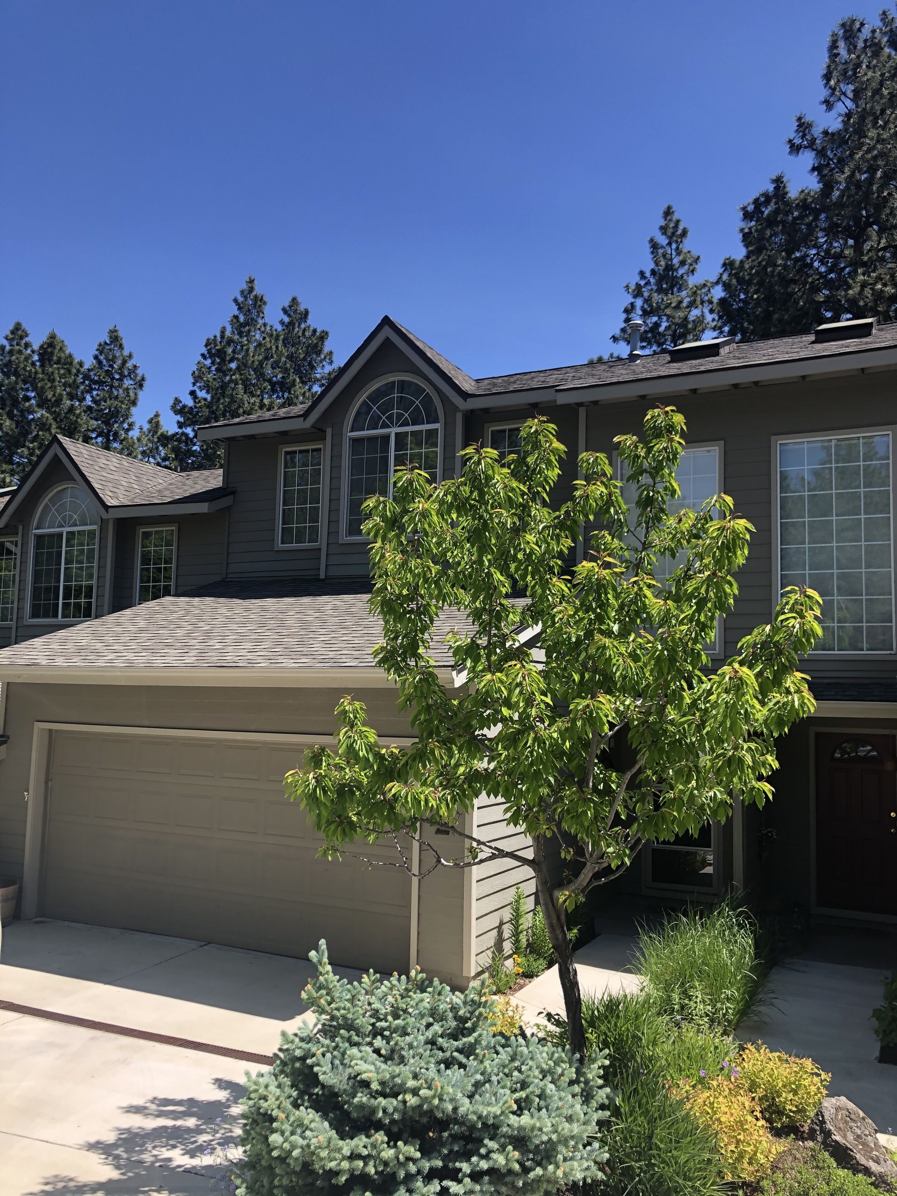 Darling Westside Bend Condo