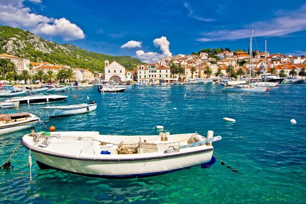 Marina - Room in Hvar town with Seaview, Terrace, Air condition, WIFI (3666-3) (Hvar)
