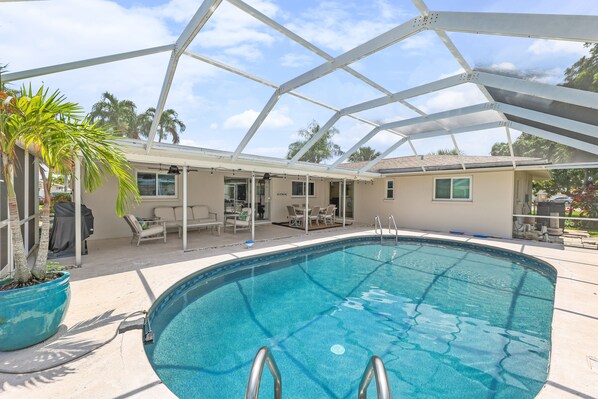 Outdoor pool, a heated pool