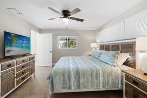 4 bedrooms, desk, iron/ironing board, travel cot