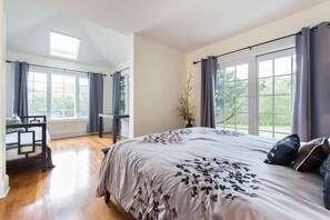 4 Schlafzimmer, Schreibtisch, Reisekinderbett, kostenloses WLAN