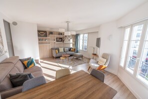 Smart TV, stereo, offices - Charleston Appartement Design 70m2 Disneyland Paris Pour 6pax (Chessy)