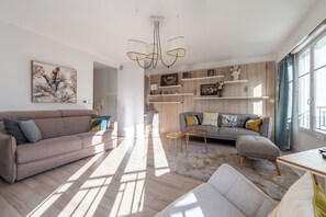 Smart TV, stereo, offices - Charleston Appartement Design 70m2 Disneyland Paris Pour 6pax (Chessy)