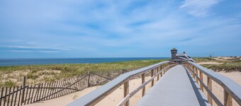  Steps to the beach Steps from it all